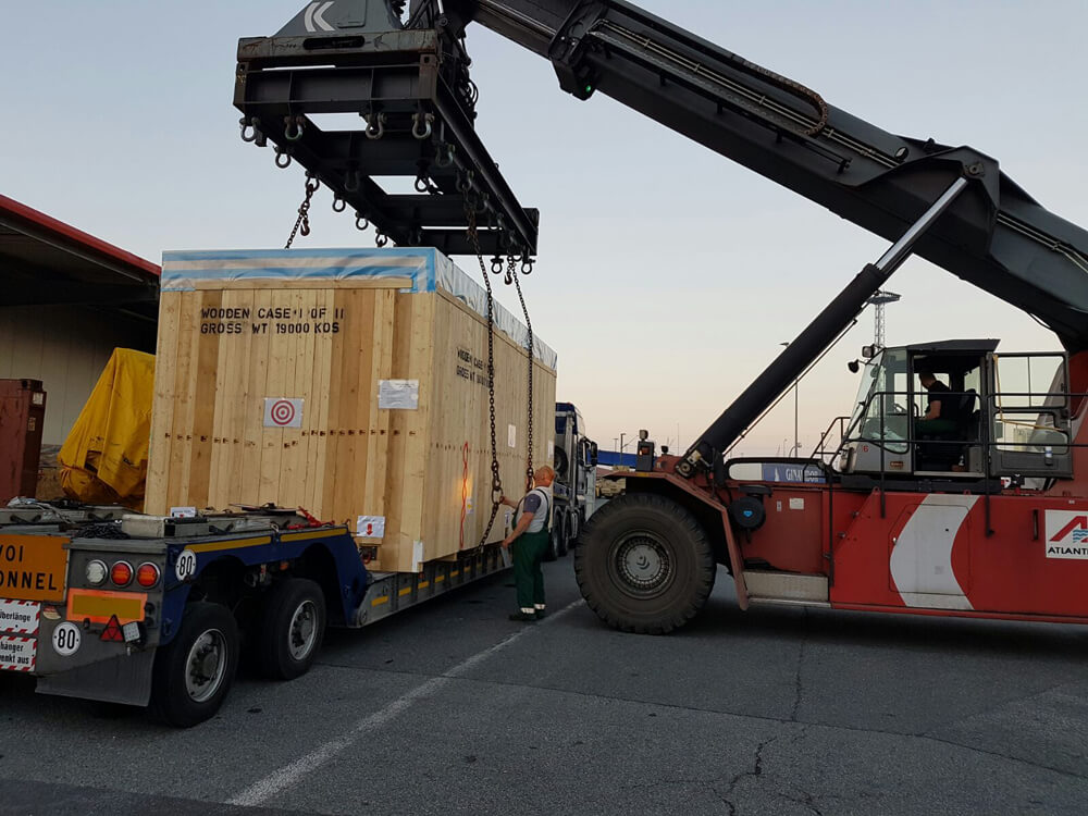 Machinery Overseas Transport | Sleepy Yacht & Special Transport