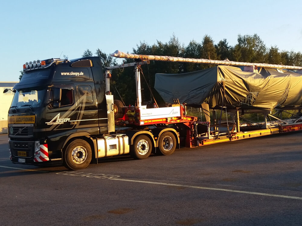 Sleepy Vehicle with Loaded Yacht to France | Sleepy Yacht & Special Transport
