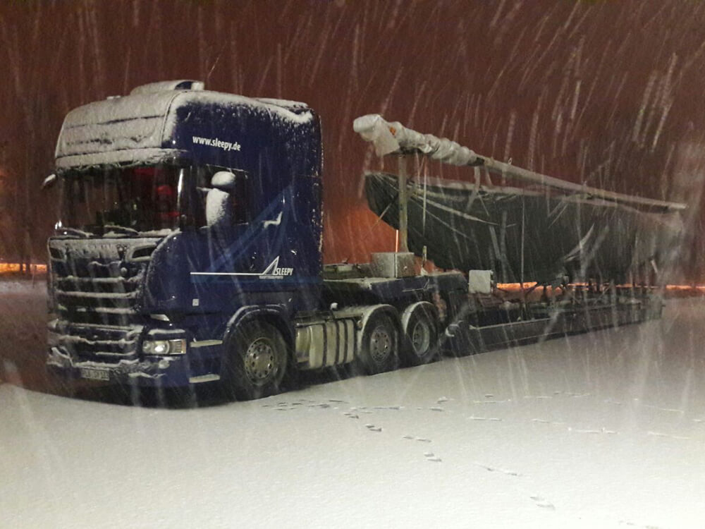 Sleepy Fahrzeug mit Yachttransport nach Finnland | Sleepy Yachttransporte & Spezialtransporte